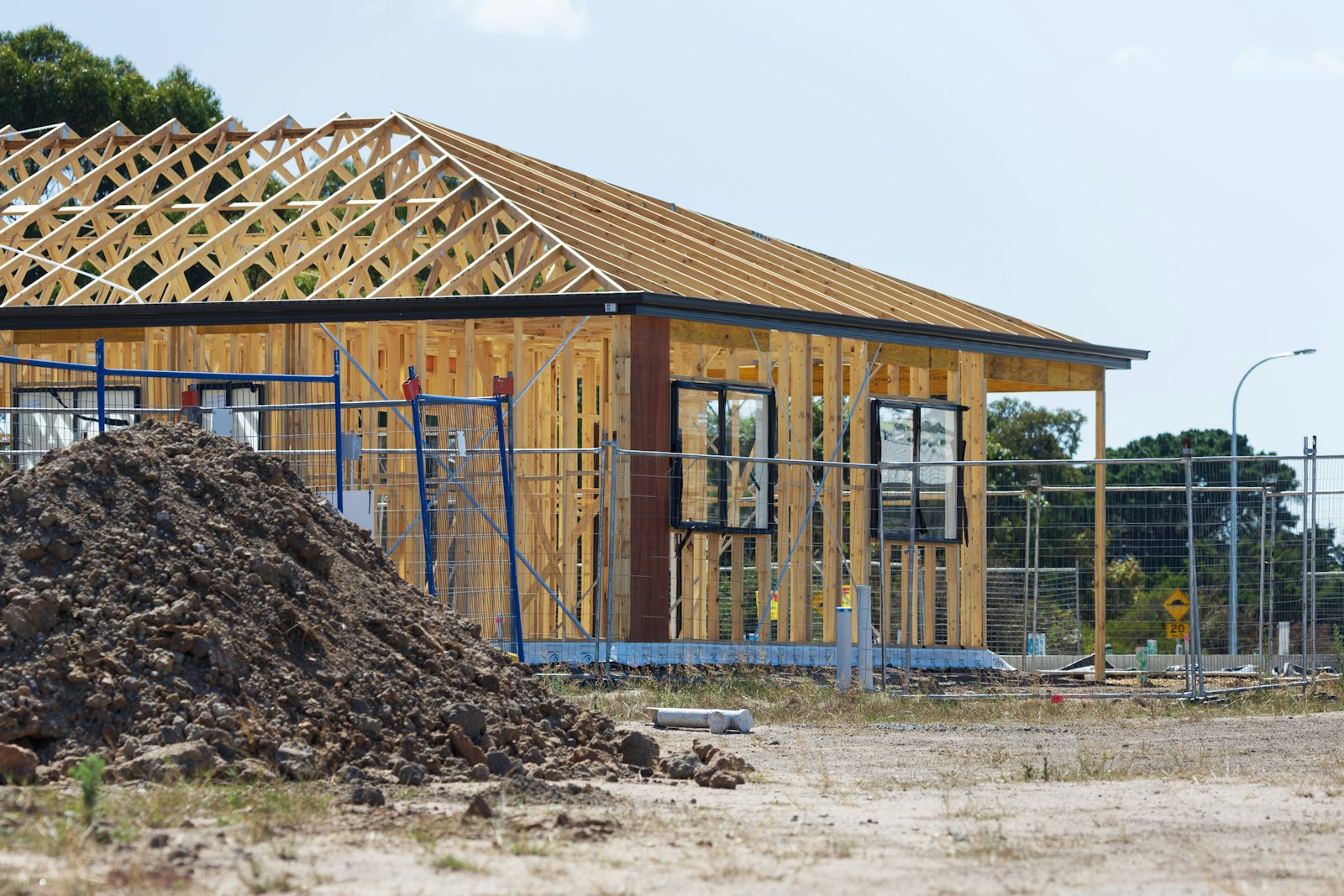 How to Manage Multiple Construction Projects at Once